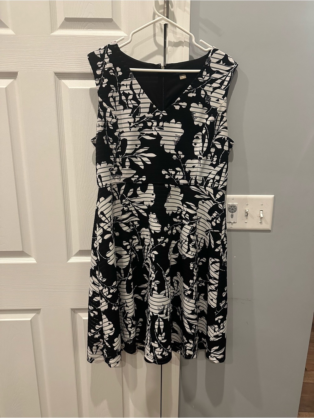 Tommy Hilfiger Black & White Floral V-Neck Fit-and-Flare Dress
